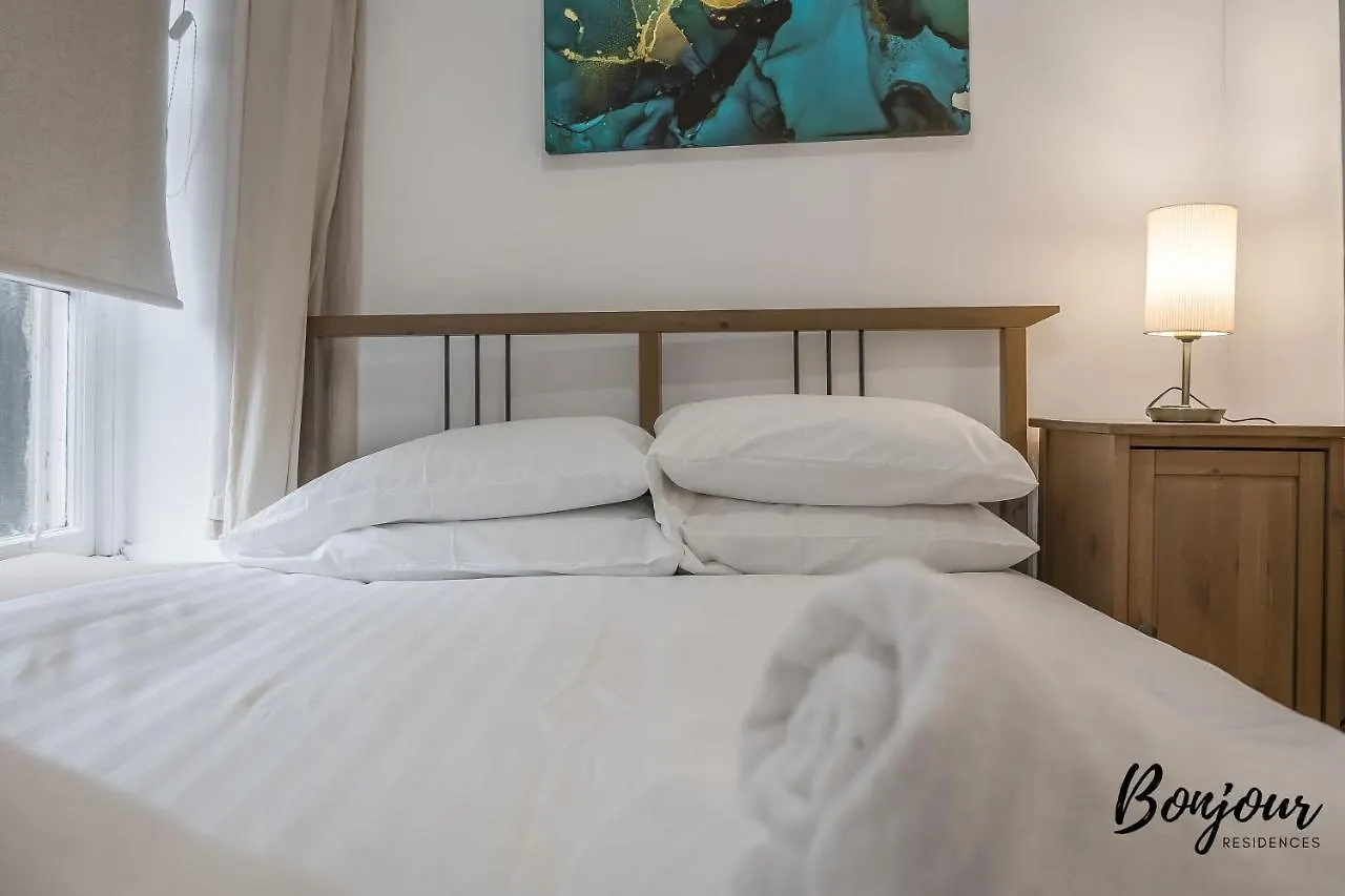 Cadet Suite - 2Br-1Ba - Newly Decorated! By Bonjour Residences Edinburgh