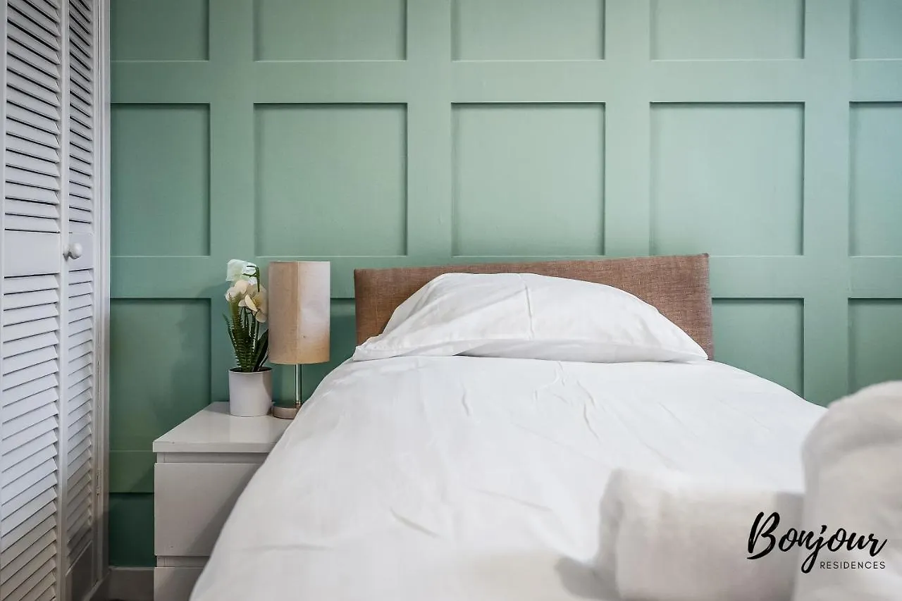 Cadet Suite - 2Br-1Ba - Newly Decorated! By Bonjour Residences Edinburgh